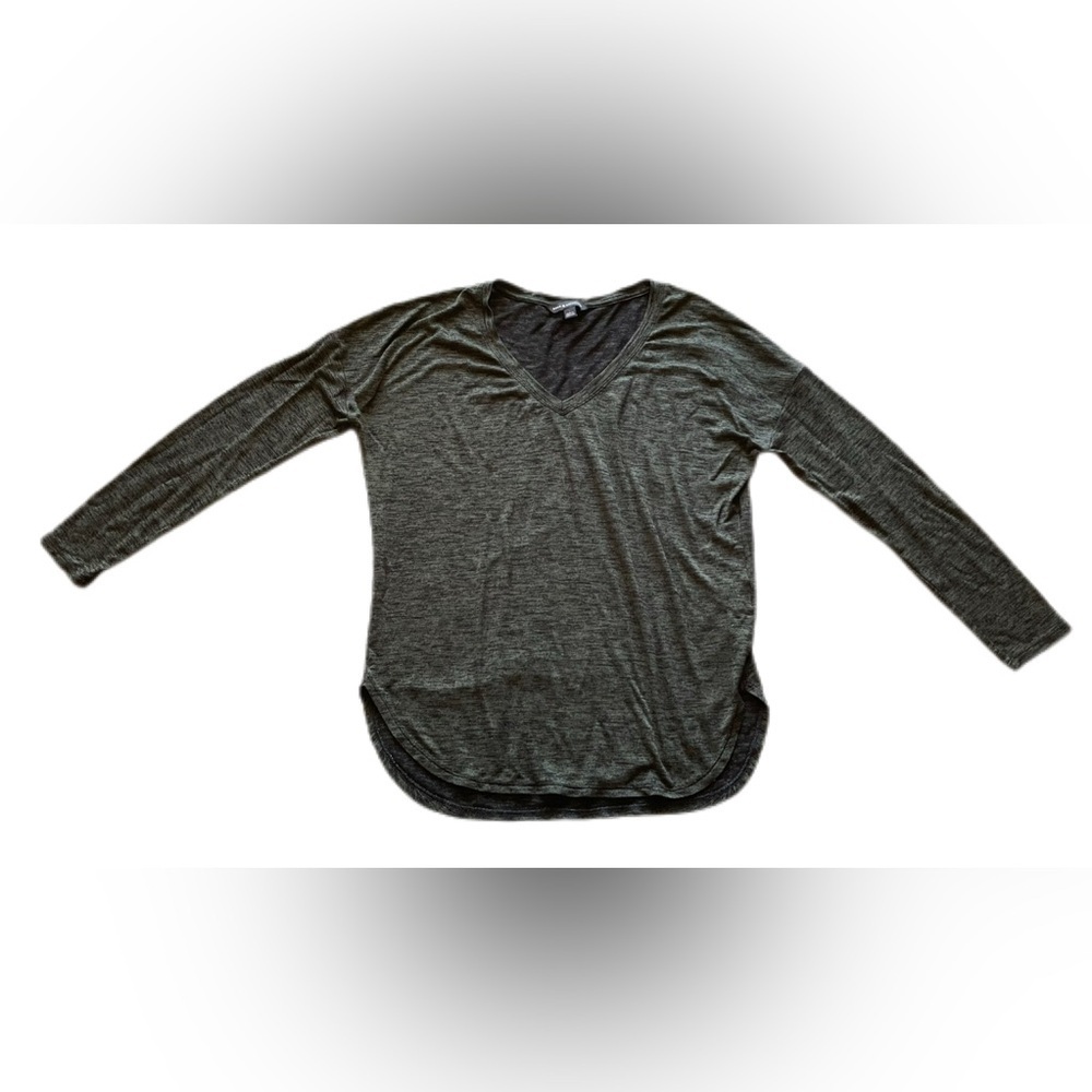 Rock & Republic Grayish Green Long Sleeve V Neck Shirt Women’s Large